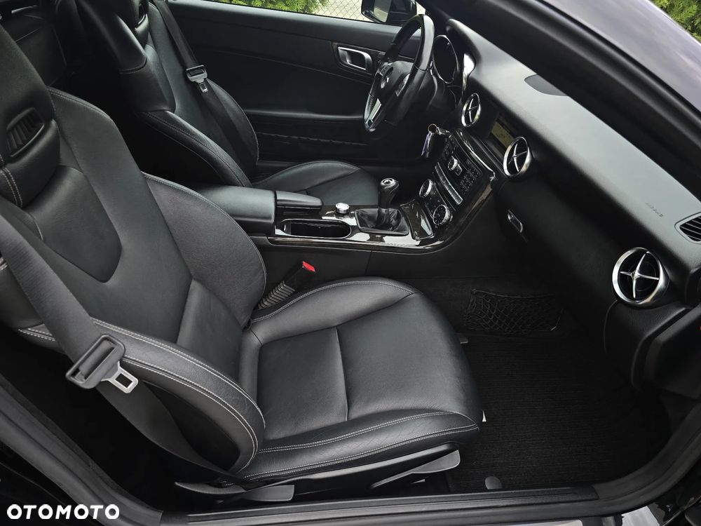 Mercedes-Benz SLK 200 (BlueEFFICIENCY) - 17