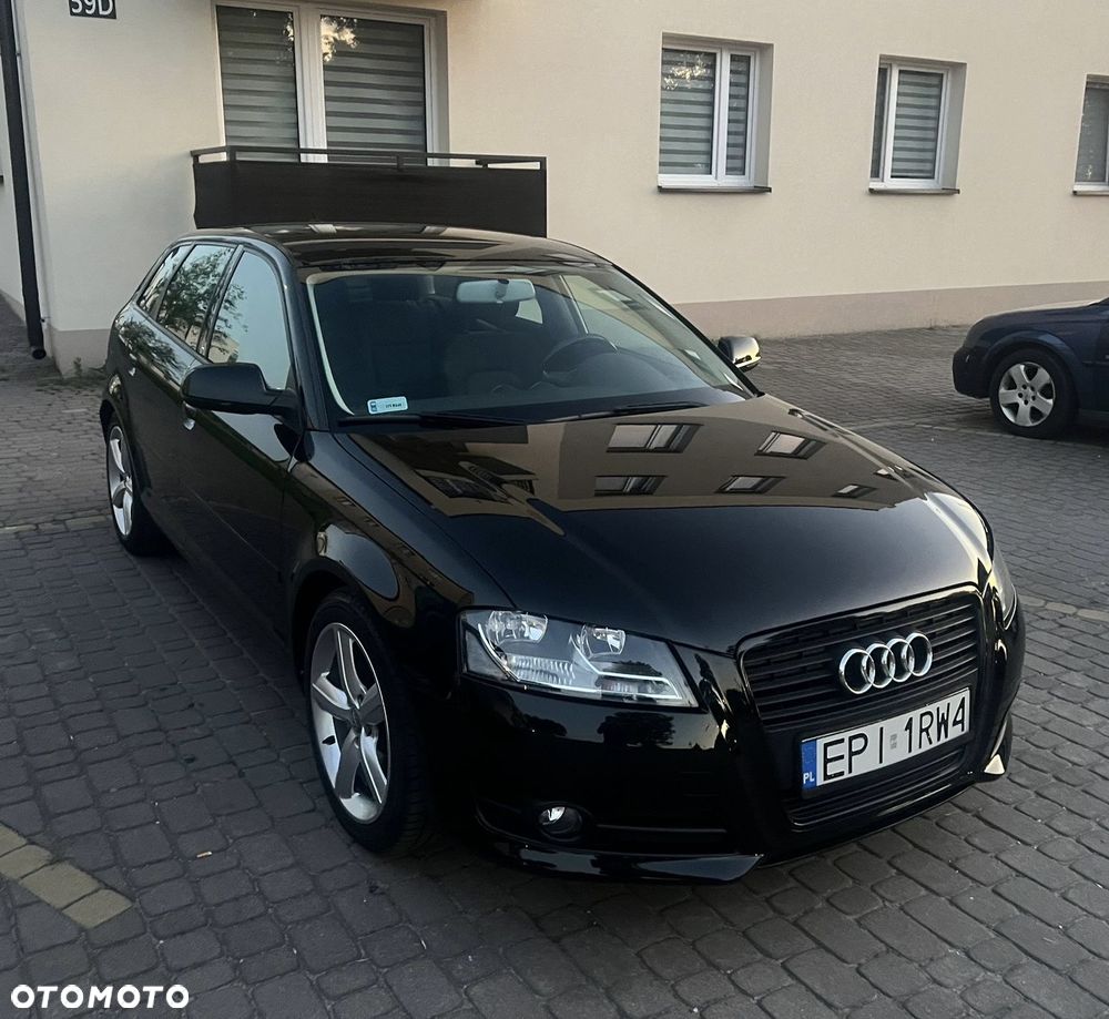Audi A3 Sportback - 1