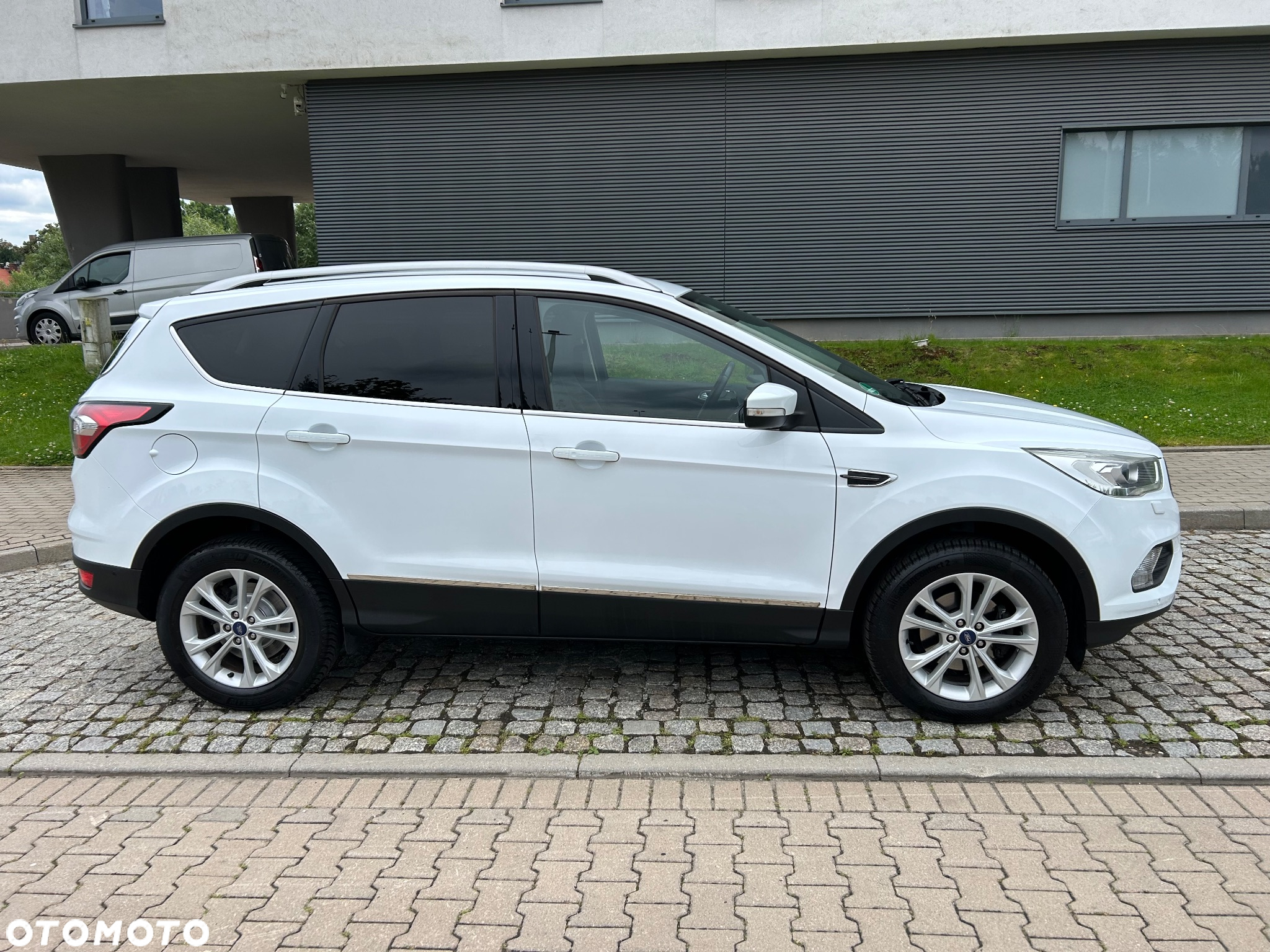 Ford Kuga 1.5 EcoBoost 2x4 Titanium - 6