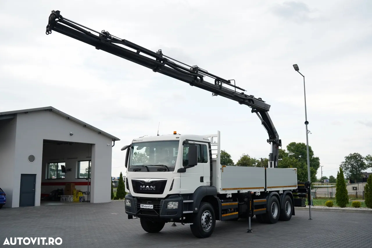 MAN TGS 26.360 / 6X4 / BOTTOM 6.5 M + HDS HIAB 211 EP-5 / CAPACITATE MAXIMĂ DE RIDICARE: 6 900 KG / RADIOCOMANDĂ / ROTARE / MANUALĂ / EURO 6 - 2