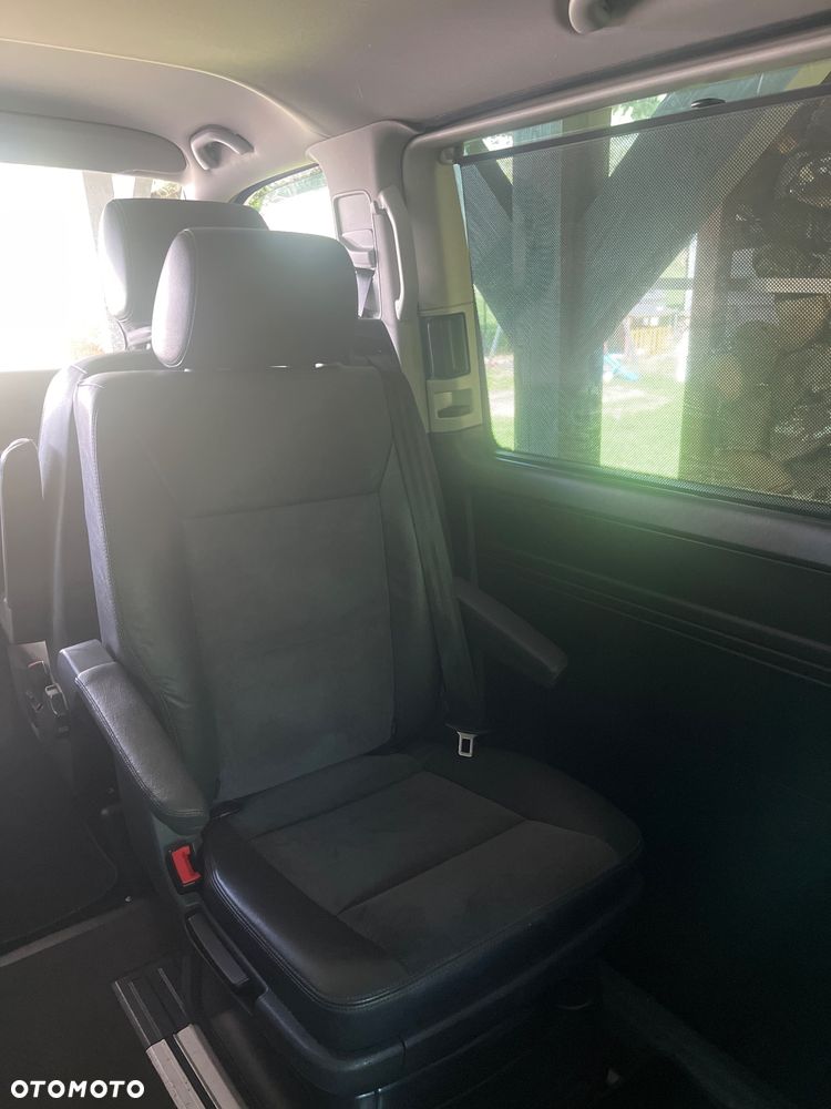 Volkswagen Multivan - 25