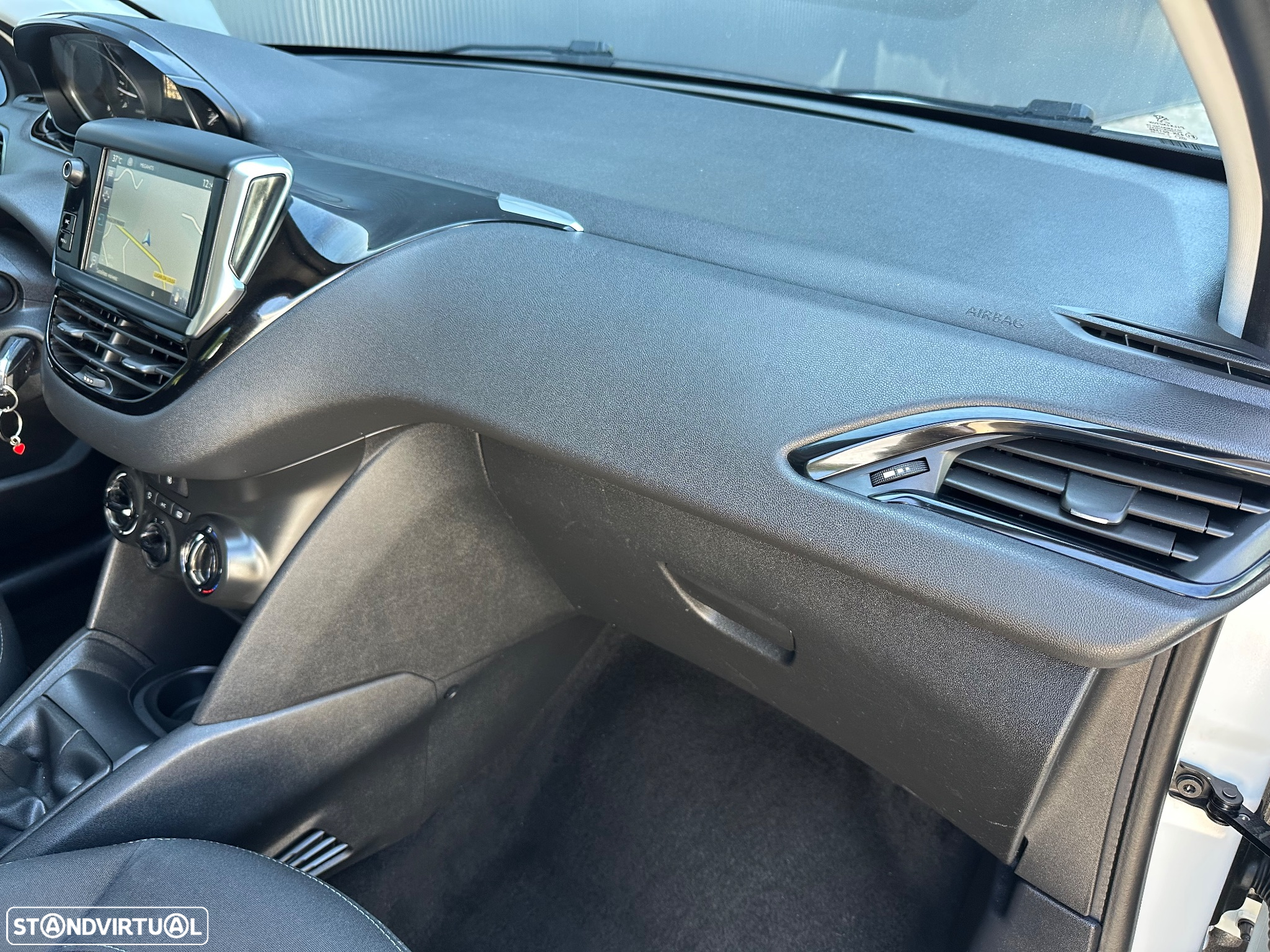 Peugeot 208 1.6 BlueHDi Style - 9
