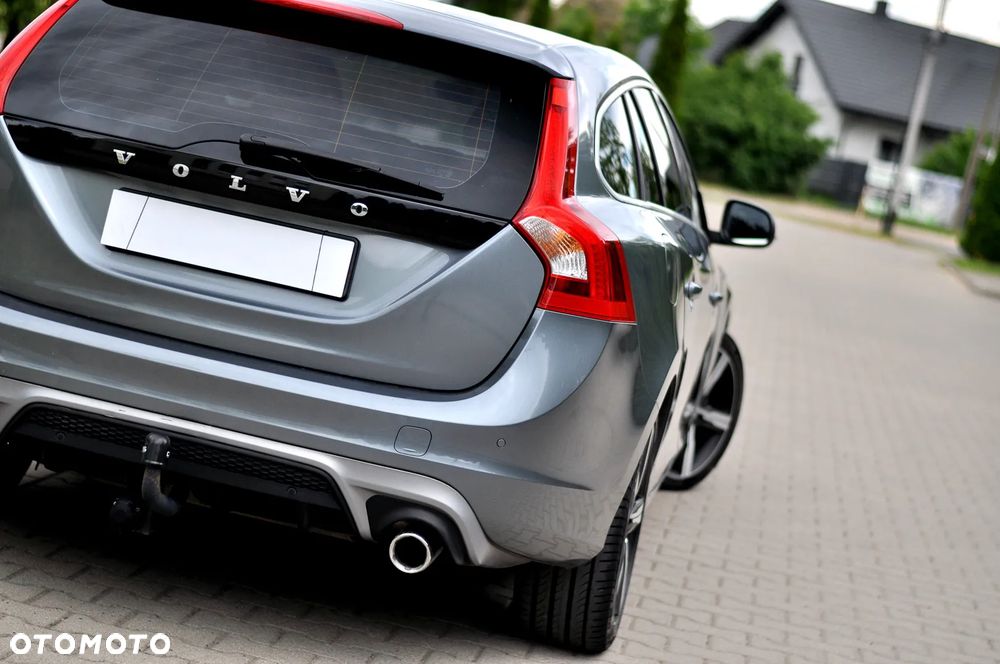 Volvo V60 D4 Geartronic R-Design - 10