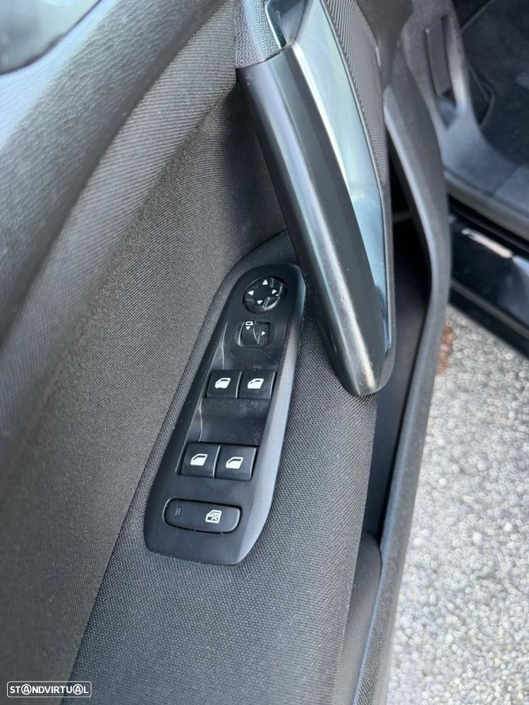 Peugeot 308 1.6 e-HDi Active - 17