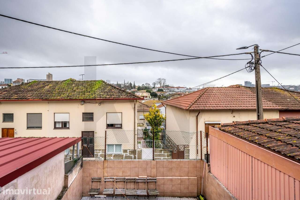 Arrendamento — Moradia T3+1 mobilada e com grande terraço no Jardim Mo - Grande imagem: 5/21