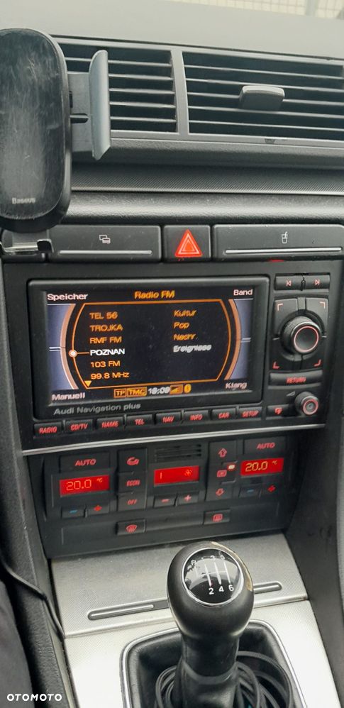 Audi A4 Avant 2.0 TDI Quattro - 16