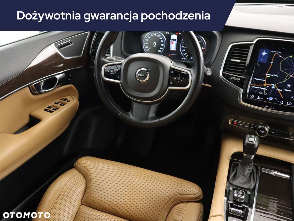 Volvo XC 90 - 9