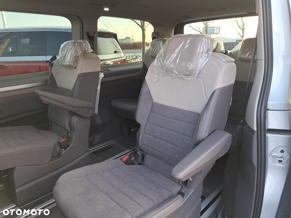 Volkswagen Multivan - 20