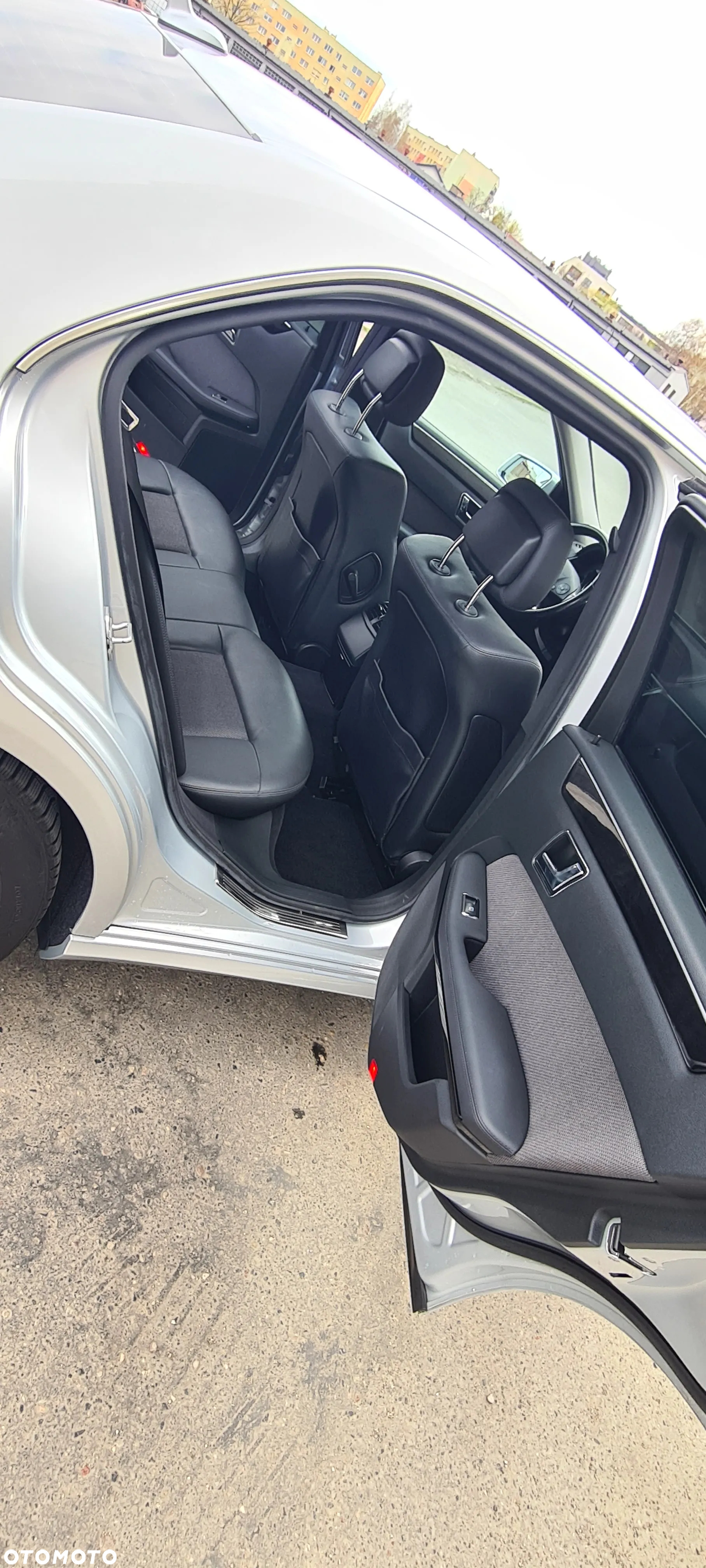 Mercedes-Benz Klasa E 250 T CGI BlueEFFICIENCY Automatik Avantgarde - 11