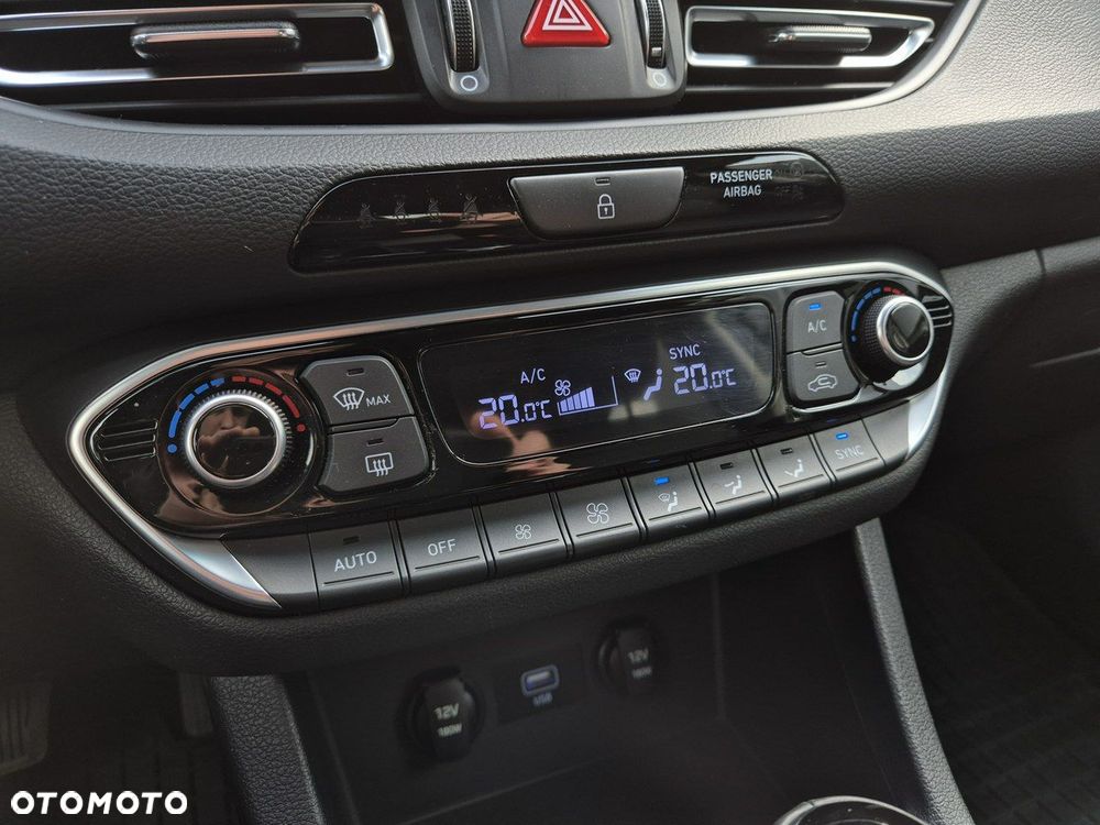 Hyundai i30 1.5 T-GDI 48V Smart DCT - 26