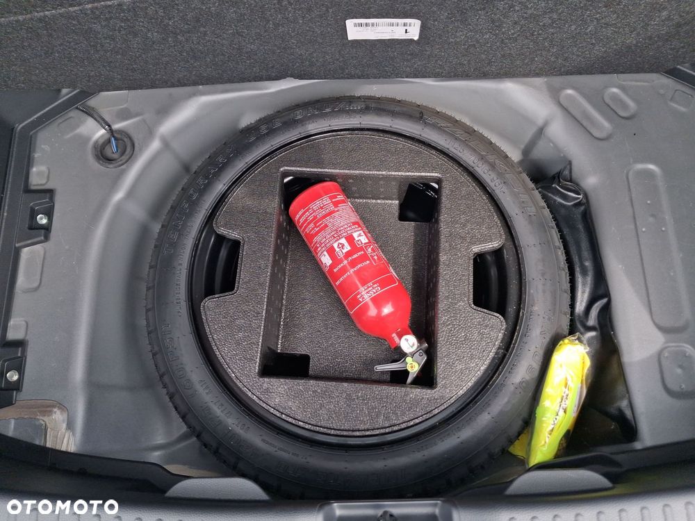 Toyota Yaris Hybrid 1.5 Style - 29