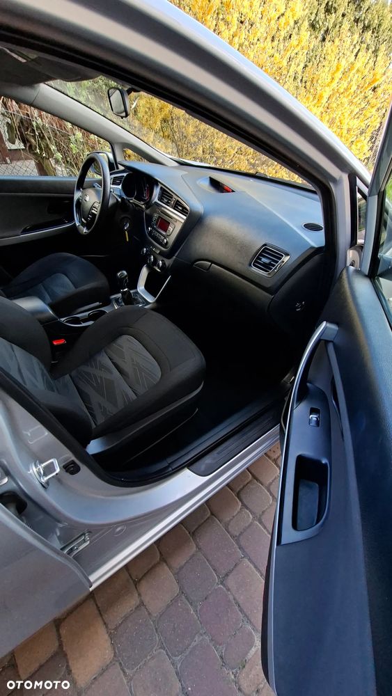 Kia Ceed 1.4 CVVT Attract - 17