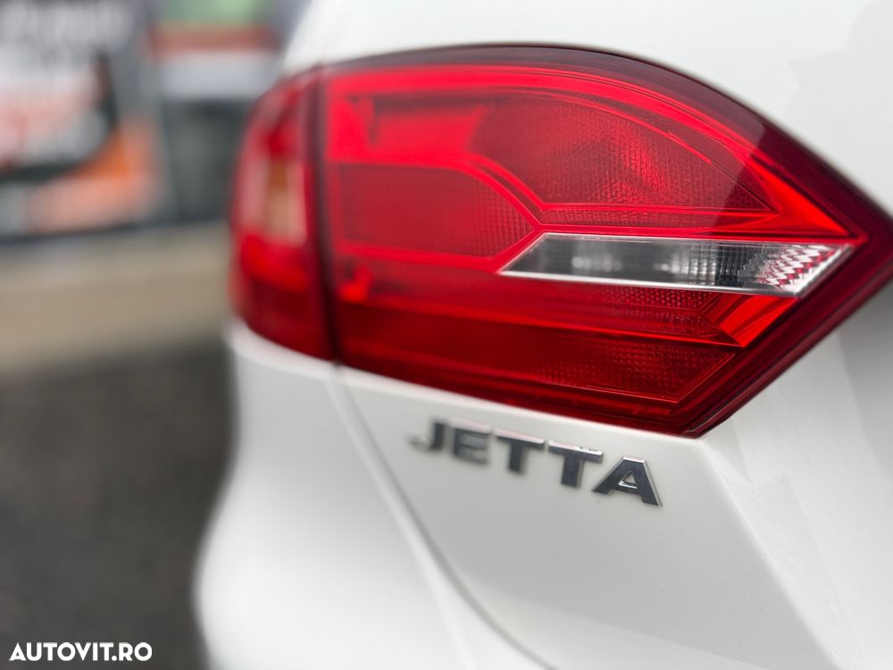 Volkswagen Jetta 1.6 TDI Comfortline - 17