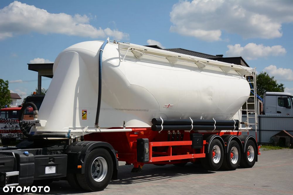 Spitzer SF 39 PI / 2014r / Cementonaczepa / 39000l / 4,660t / Osie SAF / Super stan - 2