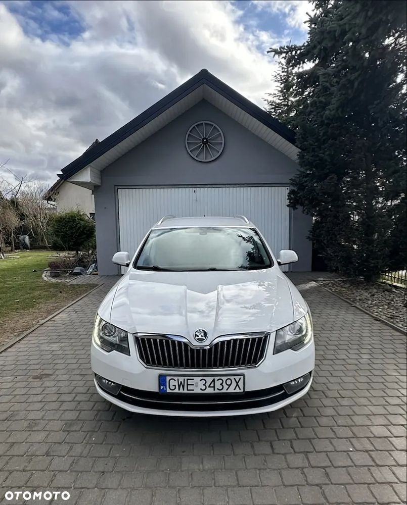 Skoda Superb 2.0 TDI 4x4 Elegance DSG - 11