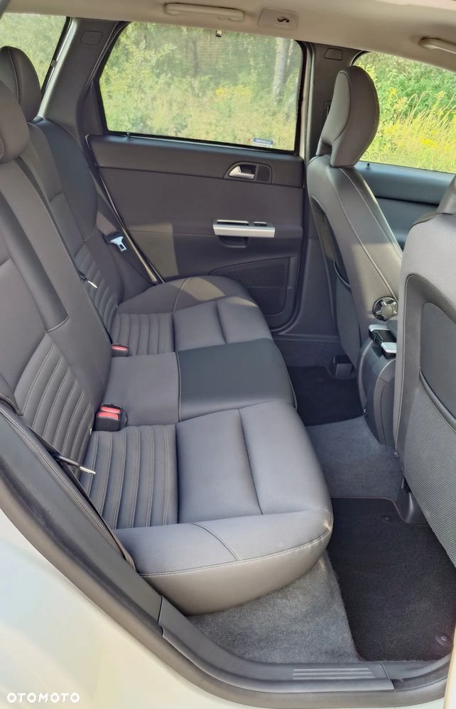 Volvo V50 D2 - 11