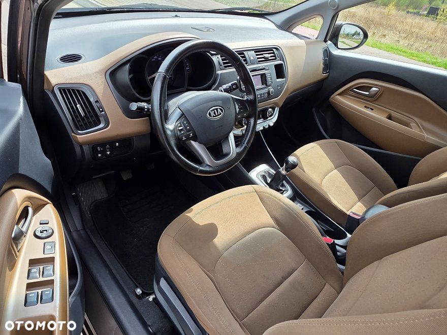 Kia Rio 1.2 Dream Team Edition - 14