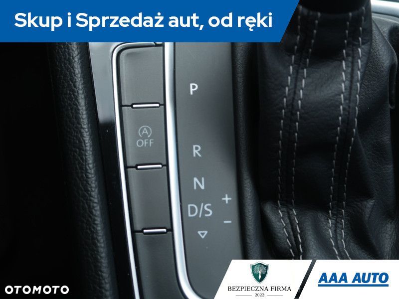 Volkswagen Golf - 15