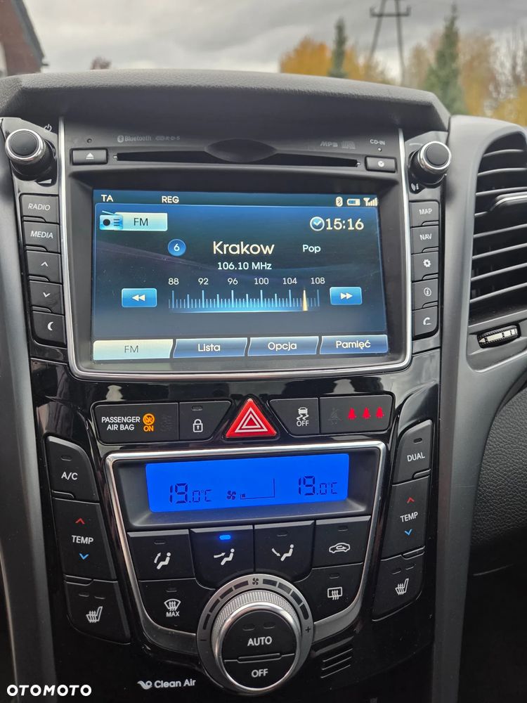 Hyundai i30 1.6 CRDi Comfort DCT - 9