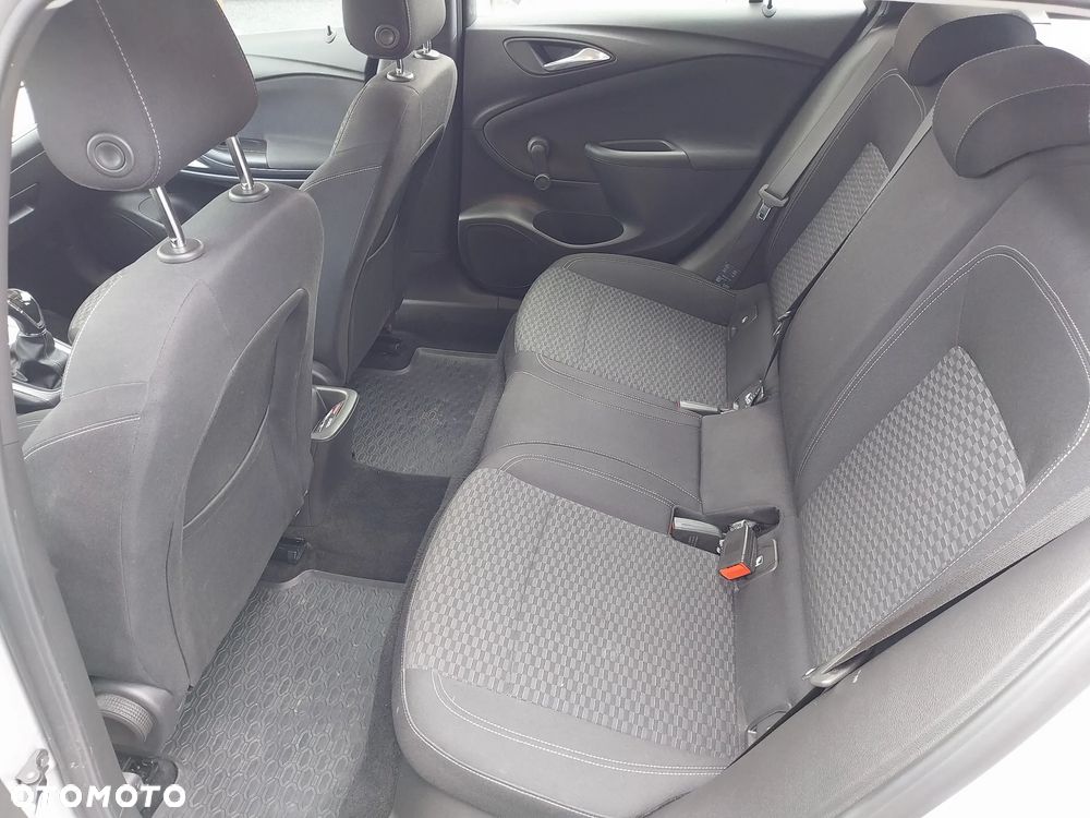 Opel Astra 1.6 CDTI Enjoy - 17