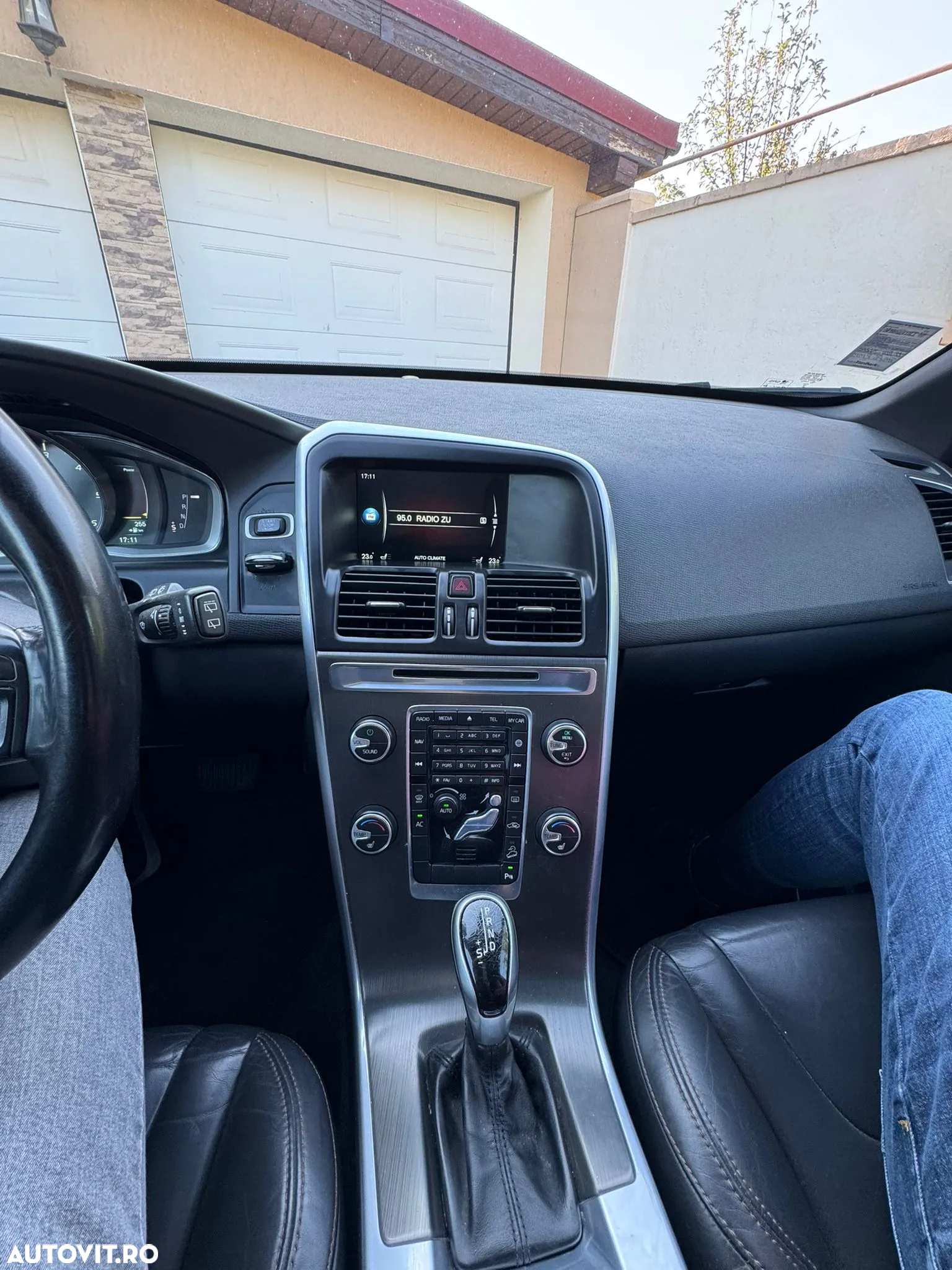 Volvo XC 60 D5 AWD Rdesign - 10