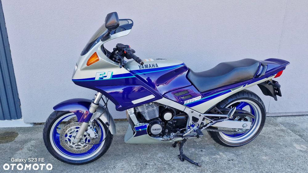 Yamaha FJ - 25