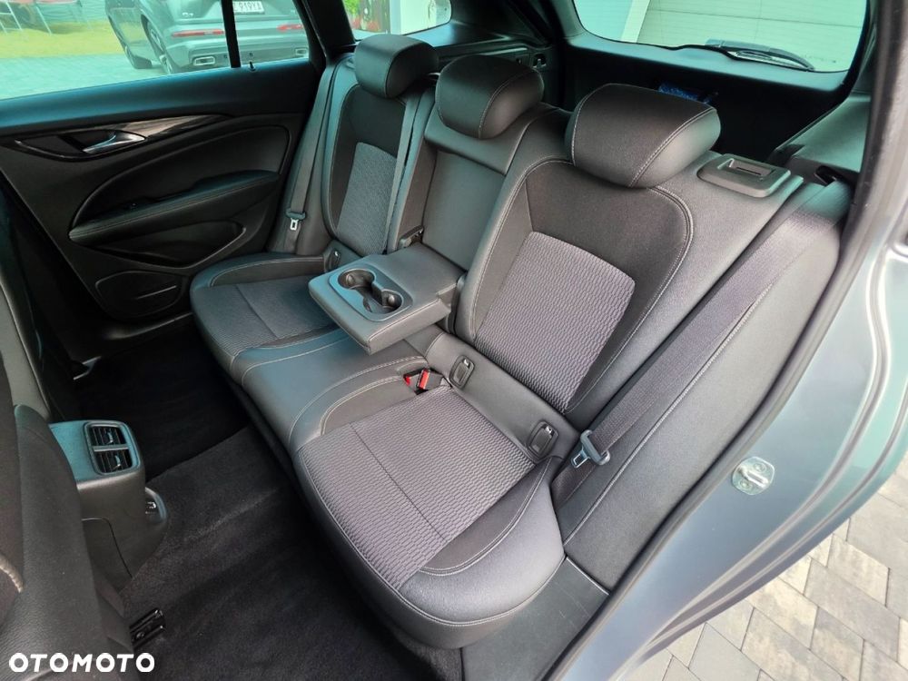 Opel Insignia - 21