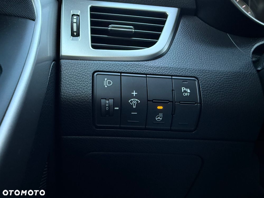 Hyundai i30 1.4 Fifa World Cup Edition - 24