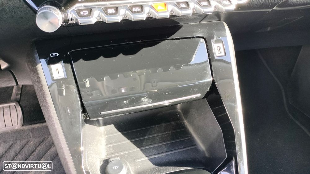 Peugeot 2008 1.2 PureTech Allure Pack EAT8 - 30