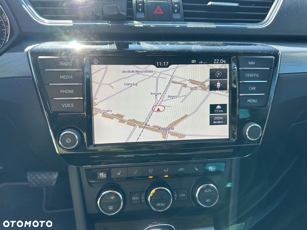 Skoda Superb 2.0 TDI DSG Ambition - 25