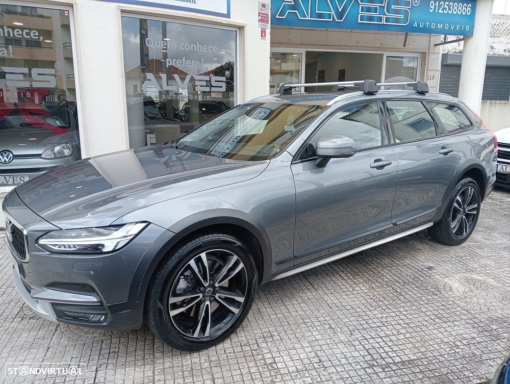 Volvo V90 D5 AWD Geartronic Momentum Pro - 26