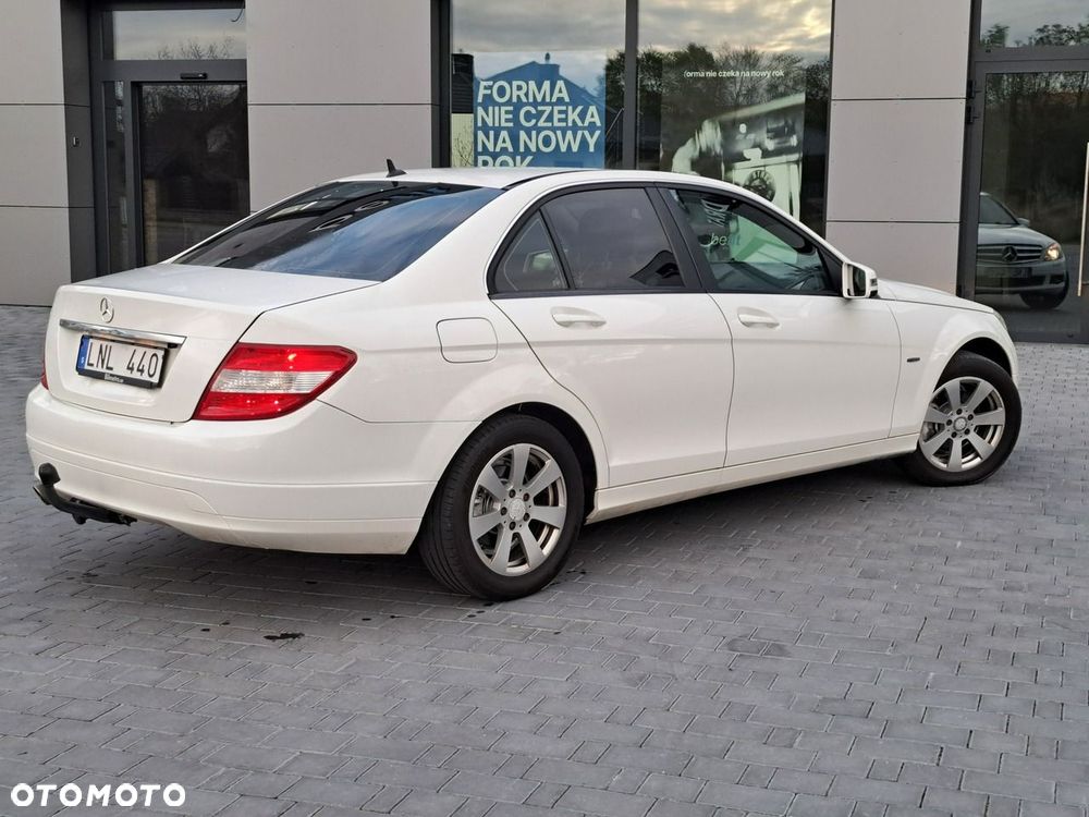 Mercedes-Benz Klasa C 180 BlueEFFICIENCY 7G-TRONIC - 14