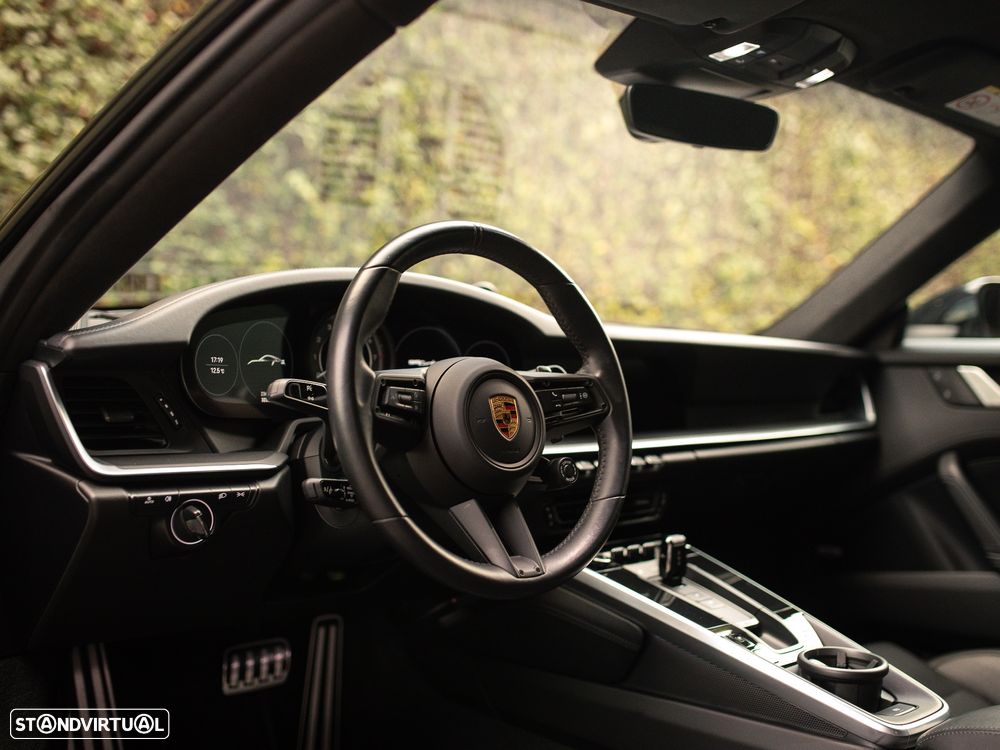 Porsche 911 (992) Turbo S - 24