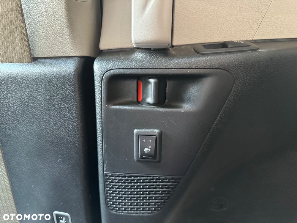 Chrysler Pacifica - 33
