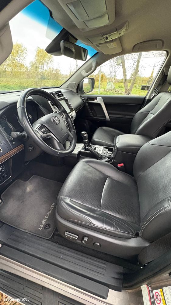 Toyota Land Cruiser 2.8 D-4D Auto Executive - 28