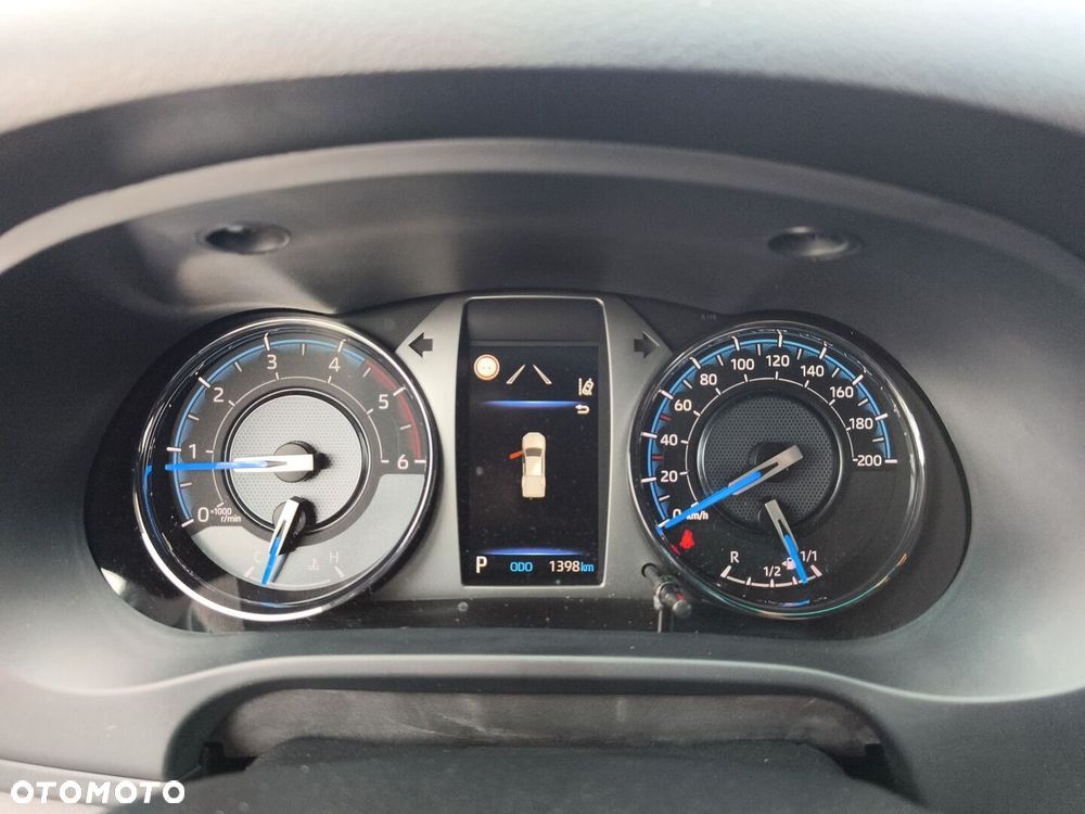 Toyota Hilux 2.8 D-4D mHEV Double Cab Invincible 4x4 - 19