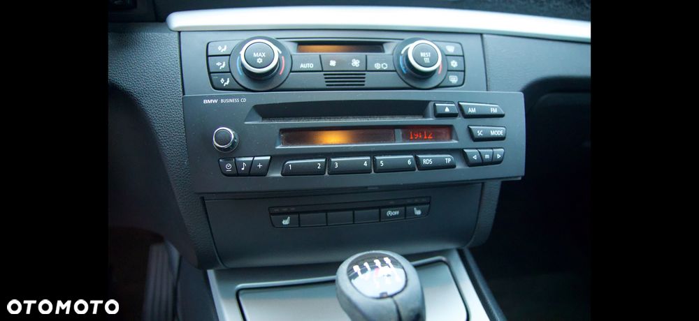 BMW Seria 1 120d DPF - 23