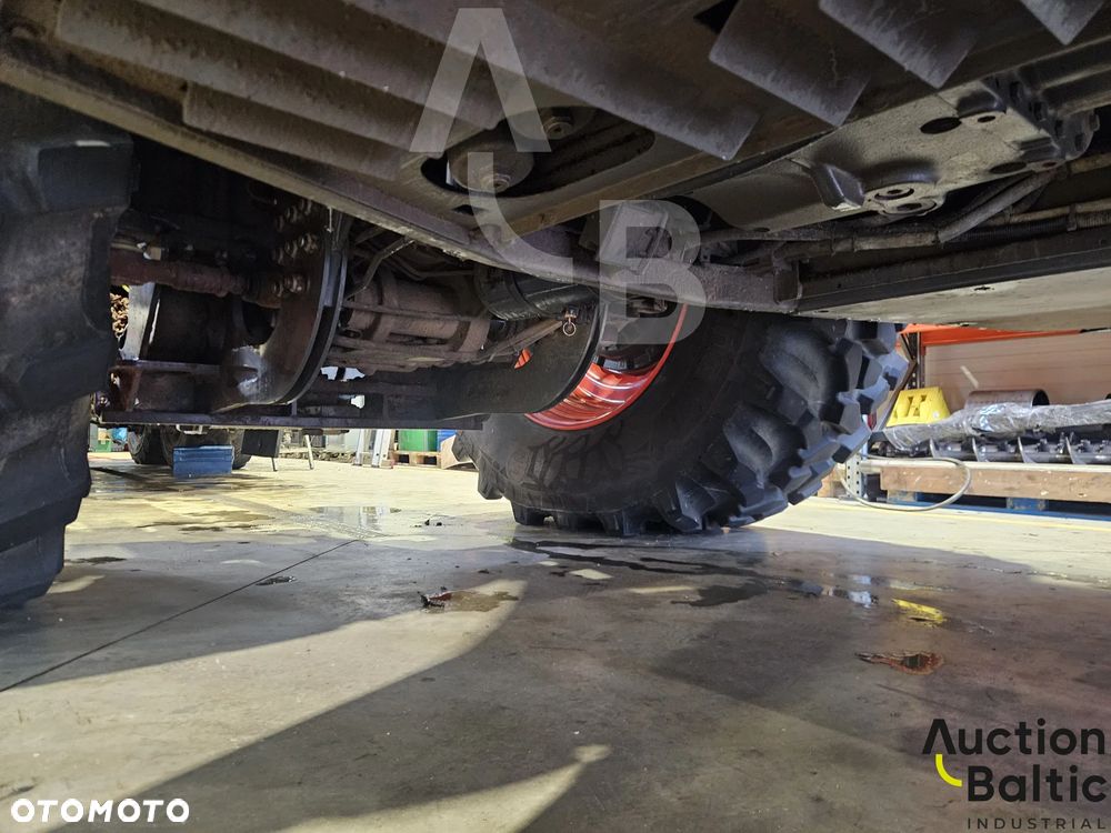 Claas Xerion 5000 Trac - 11