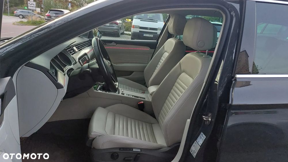 Volkswagen Passat 2.0 TDI EVO Elegance - 23