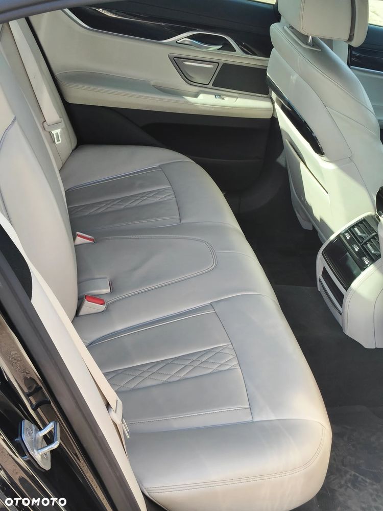 BMW Seria 7 730d xDrive - 22