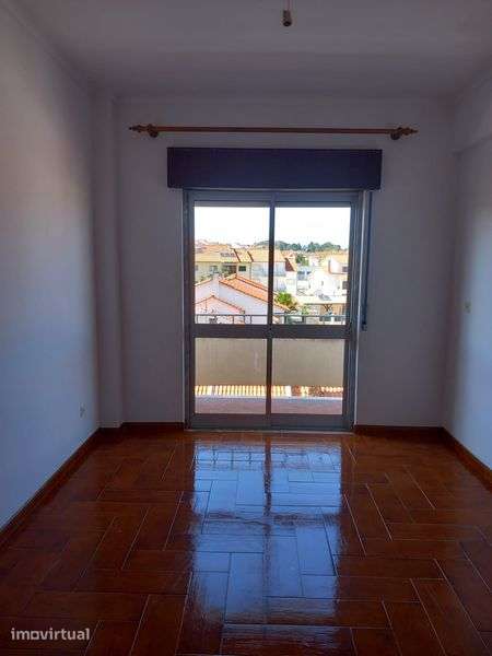 Arrenda-se Apartamento T3 - Grande imagem: 2/8