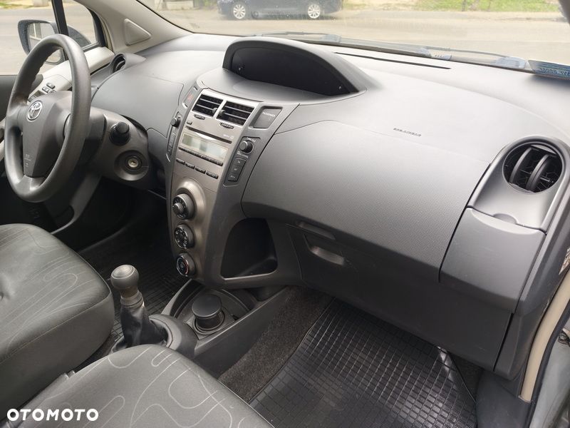 Toyota Yaris 1.0 Terra - 14