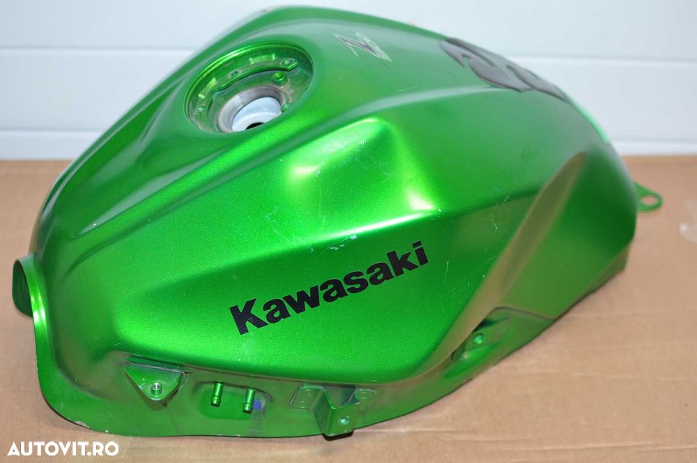 Rezervor Kawasaki Z300 /Suzuki GSXR250 17 - 4