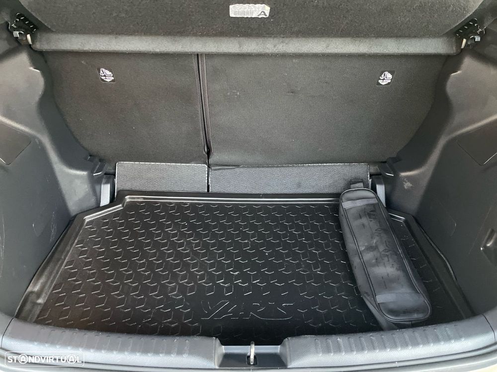 Toyota Yaris - 11