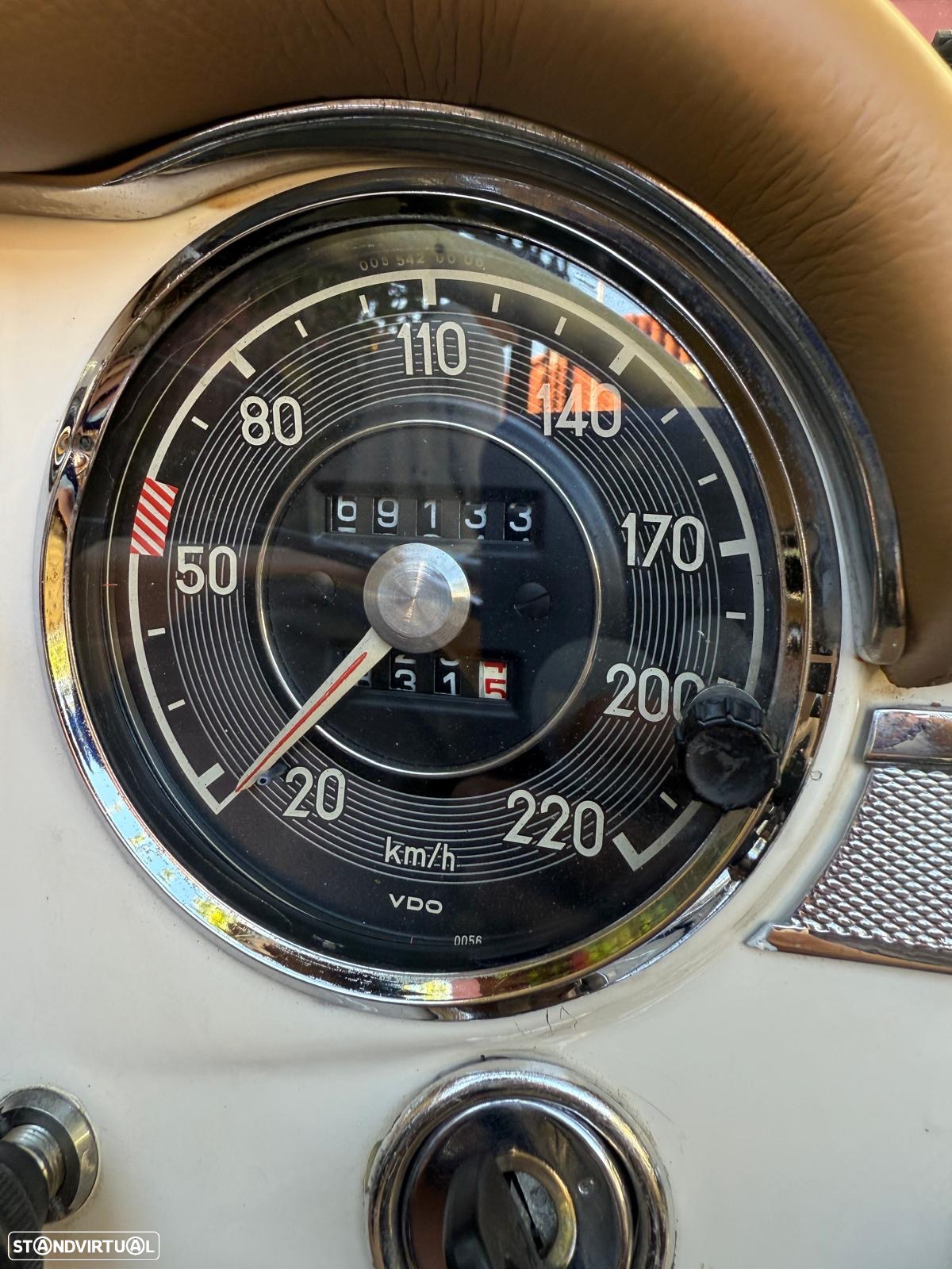 Mercedes-Benz SL 230 - 25