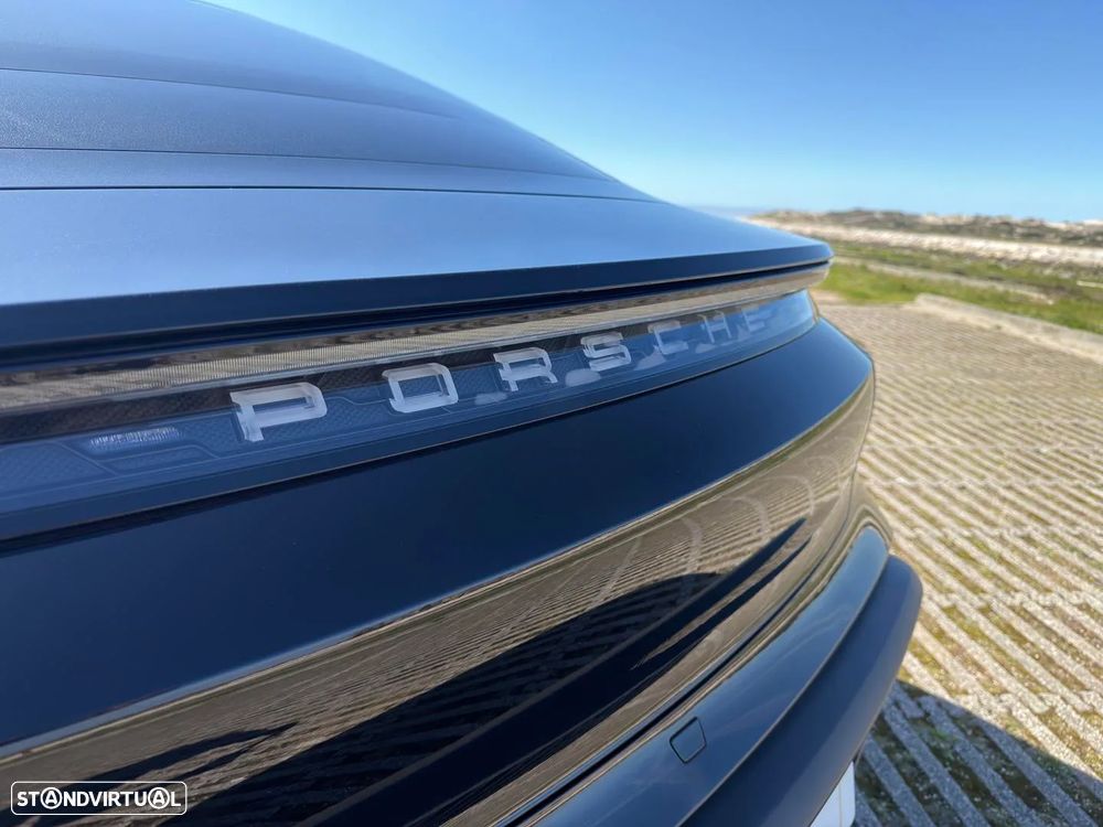 Porsche Taycan 4 - 24