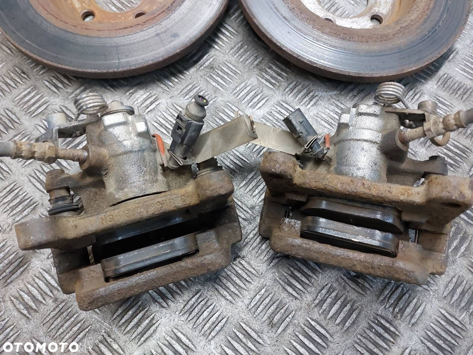 TARCZE HAMULCOWE TYŁ + KLOCKI + ZACISKI FORD GALAXY MK1 LIFT 2.8 VR6 - 3
