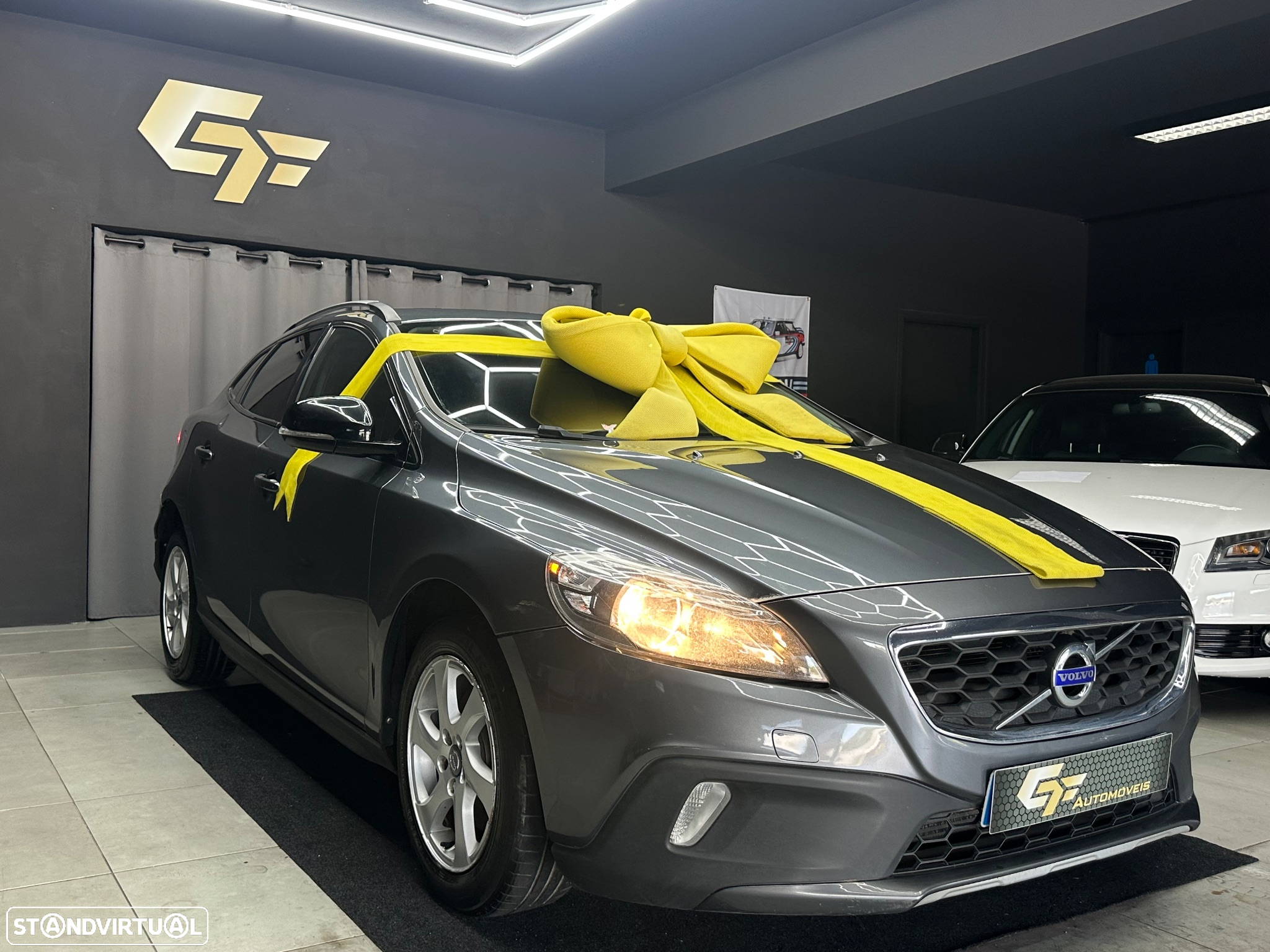 Volvo V40 Cross Country 1.6 D2 Momentum - 2