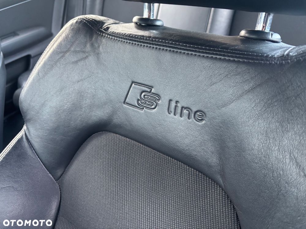 Audi A6 Avant 2.4 - 32