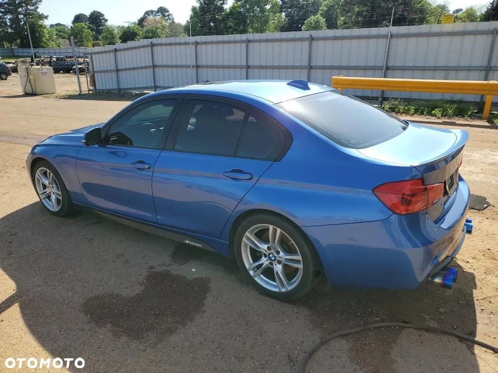 BMW Seria 3 328i xDrive Sport-Aut - 3